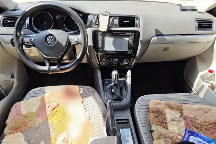 Used Volkswagen Sagitar 2017 230TSI Automatic Comfort Version