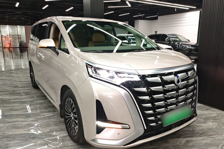 Used Denza D9 2022 DM-i 970 Four-Wheel Drive Flagship Model
