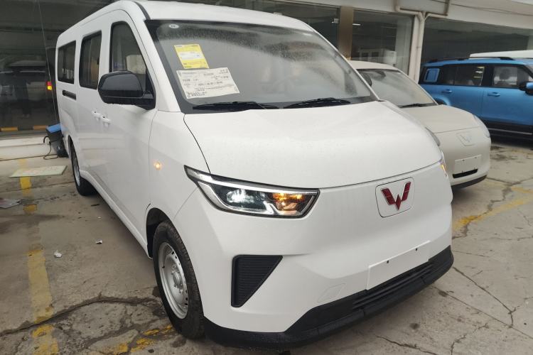 Used Wuling Yangguang 2025 Model 400km Bus Edition—Comfort Edition
