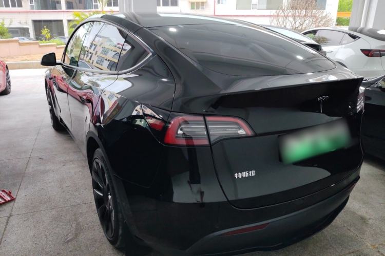 Used Tesla Model Y 2022 Long-Range All-Wheel-Drive Version
