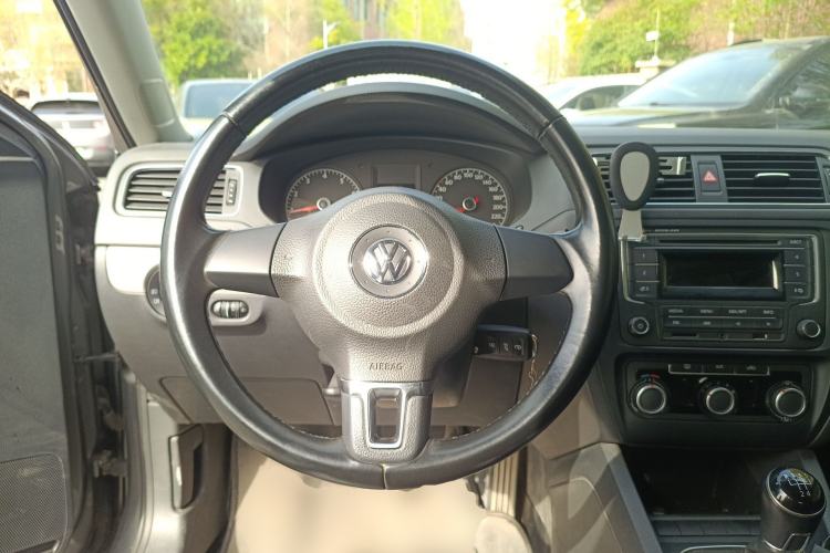 Used Volkswagen Sagitar 2014 Revised Version 1.6L Manual Comfort Edition Steering Wheel
