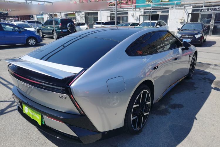 Used XPeng P7 2025 Model—750 All-Wheel-Drive High-Performance Ultra