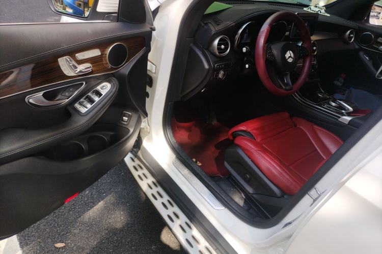 Used Mercedes-Benz GLC 2019 Facelift GLC 260 L 4MATIC Luxury Model
