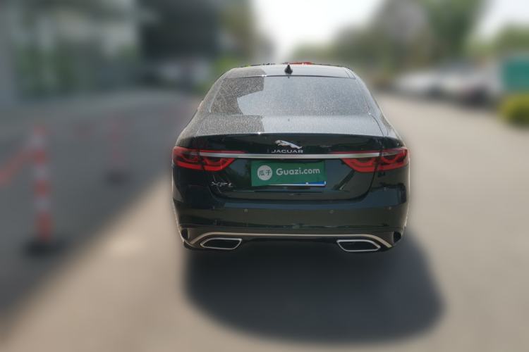 Used Jaguar XFL 2025 Model—2.0T P250, Two-Wheel Drive, Premium Luxury Edition
