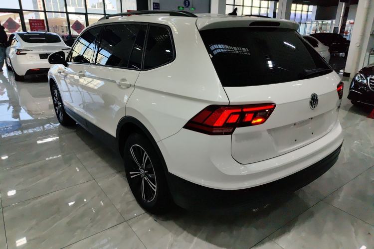 Used Volkswagen Tiguan L 2020 330TSI Automatic Two-Wheel Drive Luxury Edition China VI Standard
