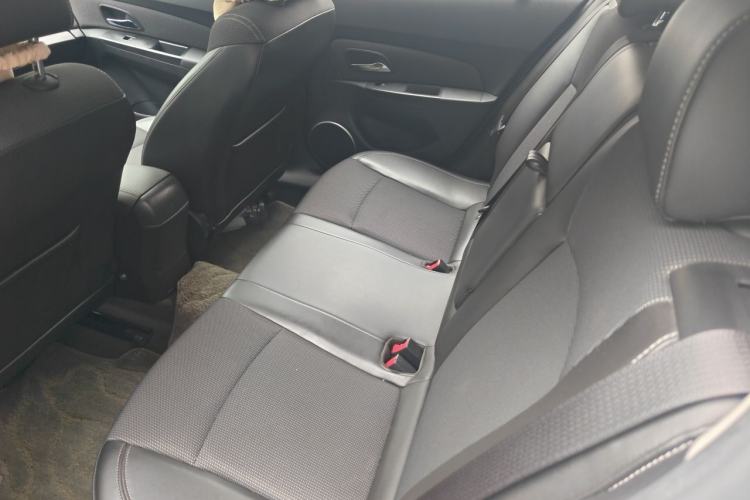 Used Chevrolet Cruze 2013 Hatchback 1.6T Automatic Flagship Model
