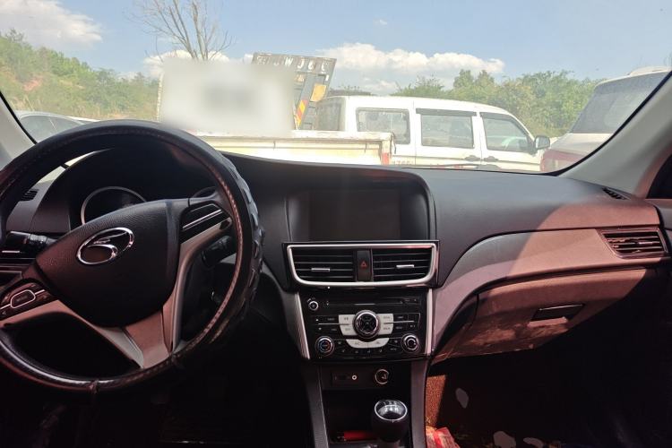 Used Soueast V5 Lingzhi 2012 1.5L Manual Standard Edition Center Console