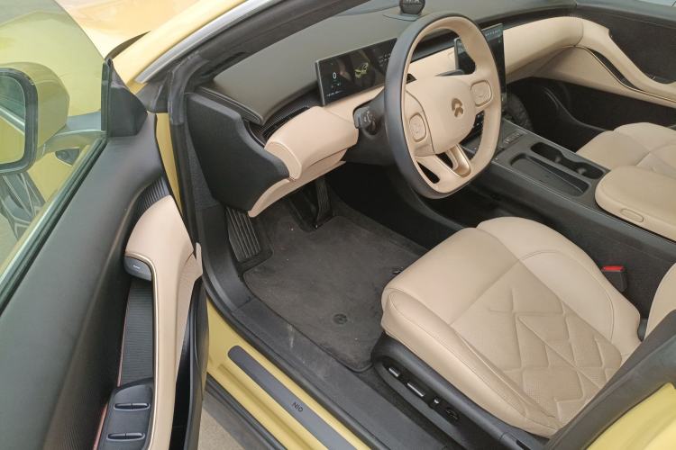 Used Nio ET5 2022 75 kWh Driver Seat