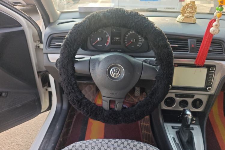 Used Volkswagen Lavida 2013 Revised Classic 1.6L Automatic Fashion Edition
