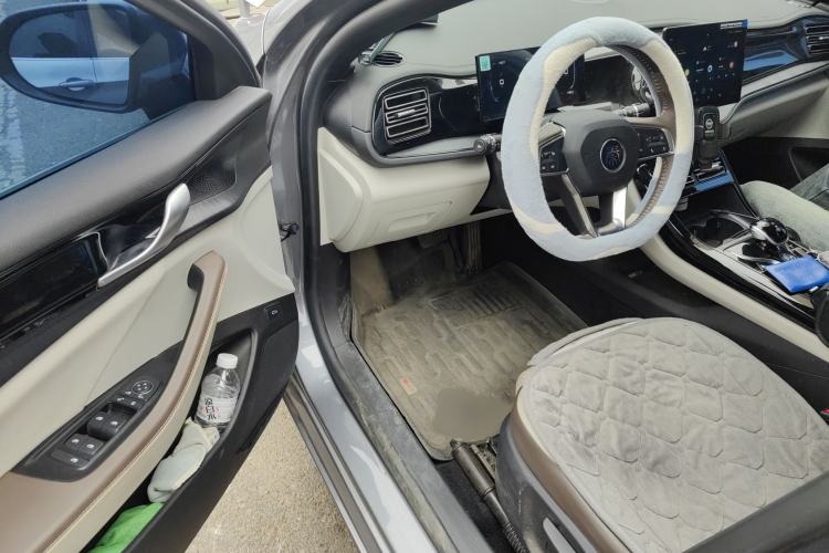 Used BYD Qin PLUS 2024 HONOR Edition DM-i 55KM Leading Model
