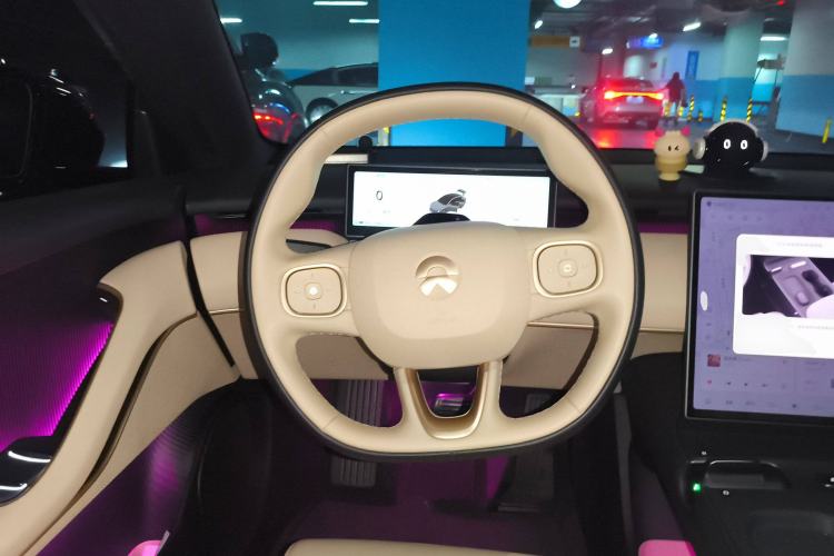 Used Nio ET5 2024 75 kWh Steering Wheel