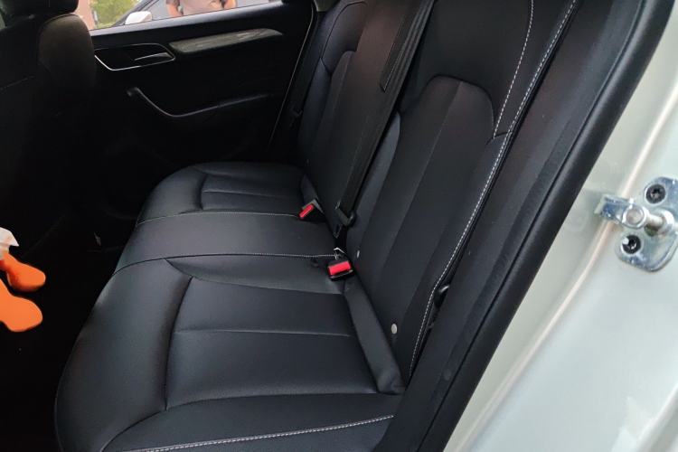 Used Roewe i6 New Energy 2017 45T Hybrid Connect & Smart Enjoyment Edition Interior 4