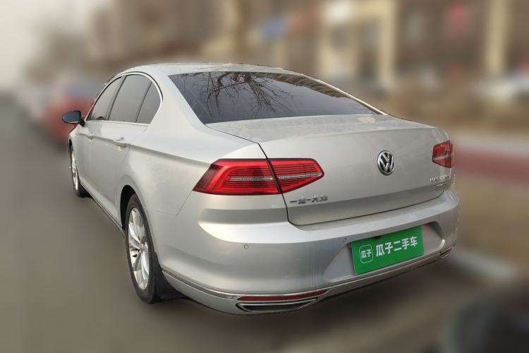 Used Volkswagen Magotan 2017 330TSI DSG Luxury Model Rear Left 45 Deg