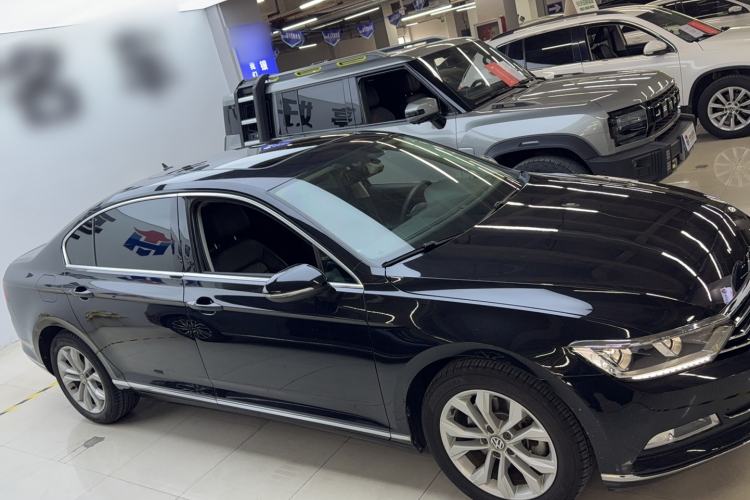 Used Volkswagen Magotan 2019 330TSI DSG Luxury Version China VI Standard Exterior 3