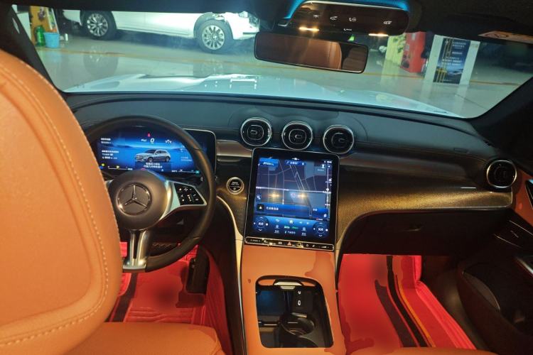 Used Mercedes-Benz GLC 2023 GLC 260 L 4MATIC Dynamic Edition 5-seater Center Console