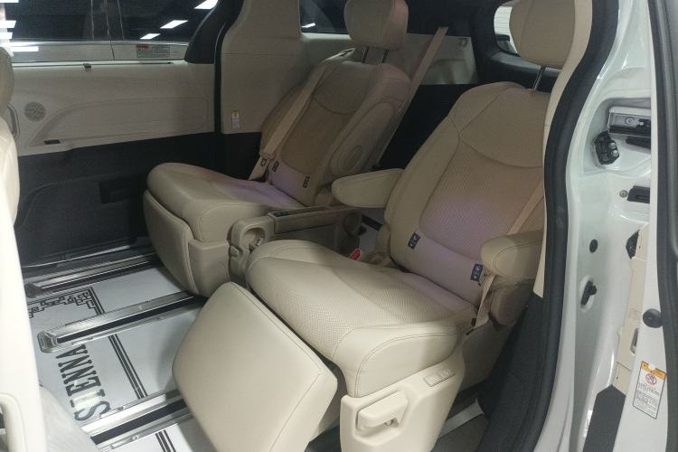 Used Toyota SIENNA 2021 2.5L Hybrid Premium Edition Left Rear Seat