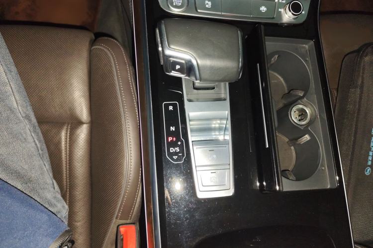 Used Audi A8 2019 Plus A8L 55 TFSI quattro Luxury Model Gear Lever