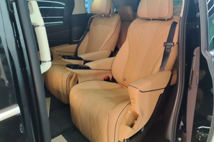 Used Denza D9 2024 EV 620 Premium Model
