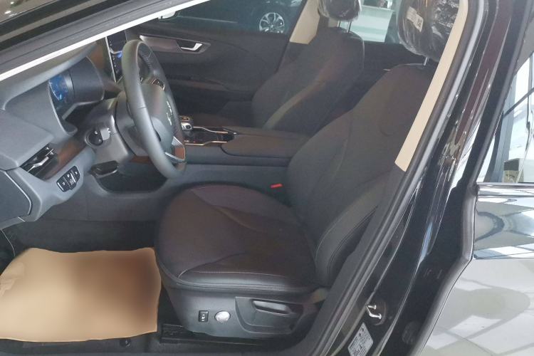 Used Hongqi E-QM5 2022 431 km Charge & Enjoy Edition