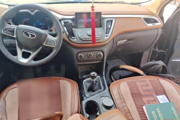 Used Soueast DX7 2016 1.5T Manual Triumph Edition Center Console