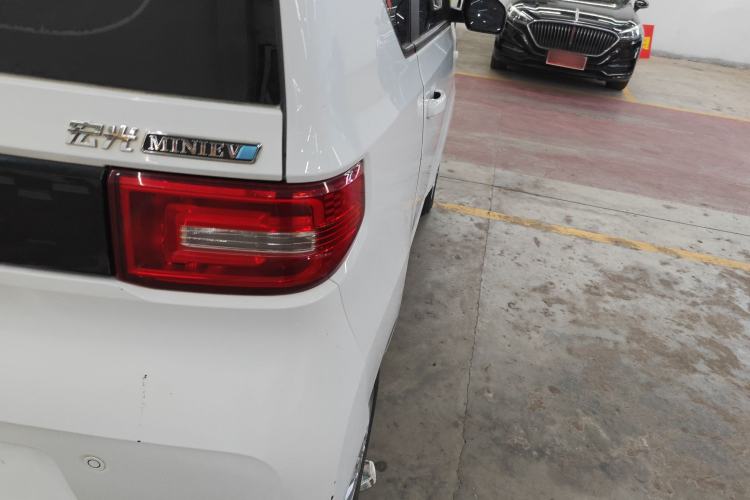 Used Wuling Hongguang MINIEV 2021 Macaron Fashion Edition Lithium-Ion Battery Right Rear Taillight