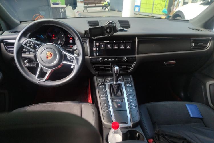 Used Porsche Macan 2018 Macan 2.0T Center Console