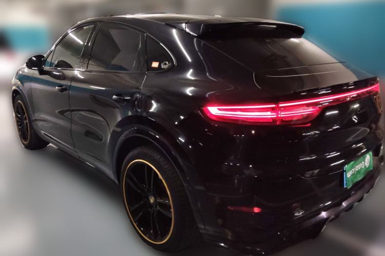 Used Porsche Cayenne 2019 Coupé 3.0T Rear Left 45 Deg