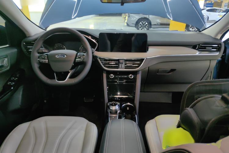 Used Ford Escape 2020 EcoBoost 245 Two-Wheel-Drive Titanium Edition
