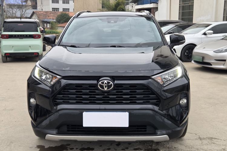 Used Toyota RAV4 2021 2.0L CVT Two-Wheel Drive Fashion PLUS Edition
