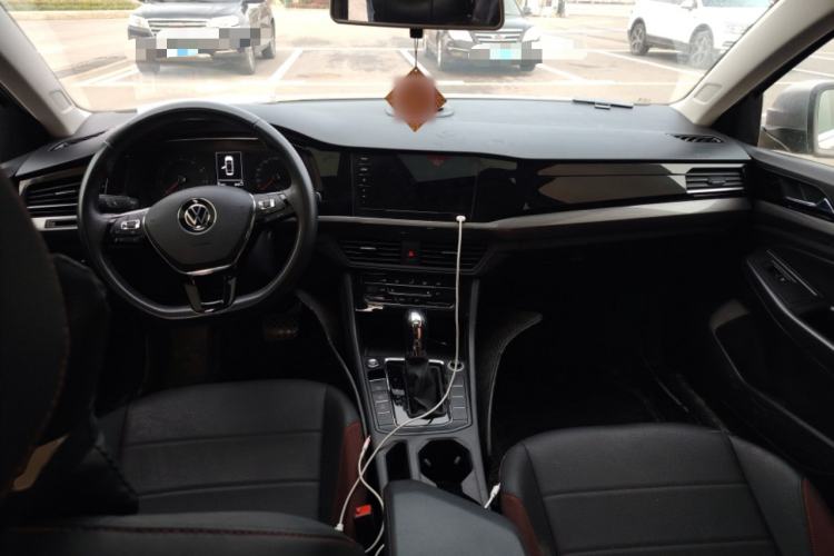 Used Volkswagen Bora 2021 1.5L Automatic Elite Smart Connect Edition Center Console