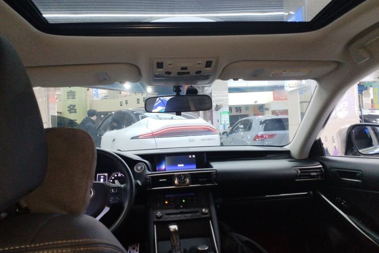 Used Lexus IS 2017 300 Leading Edition
