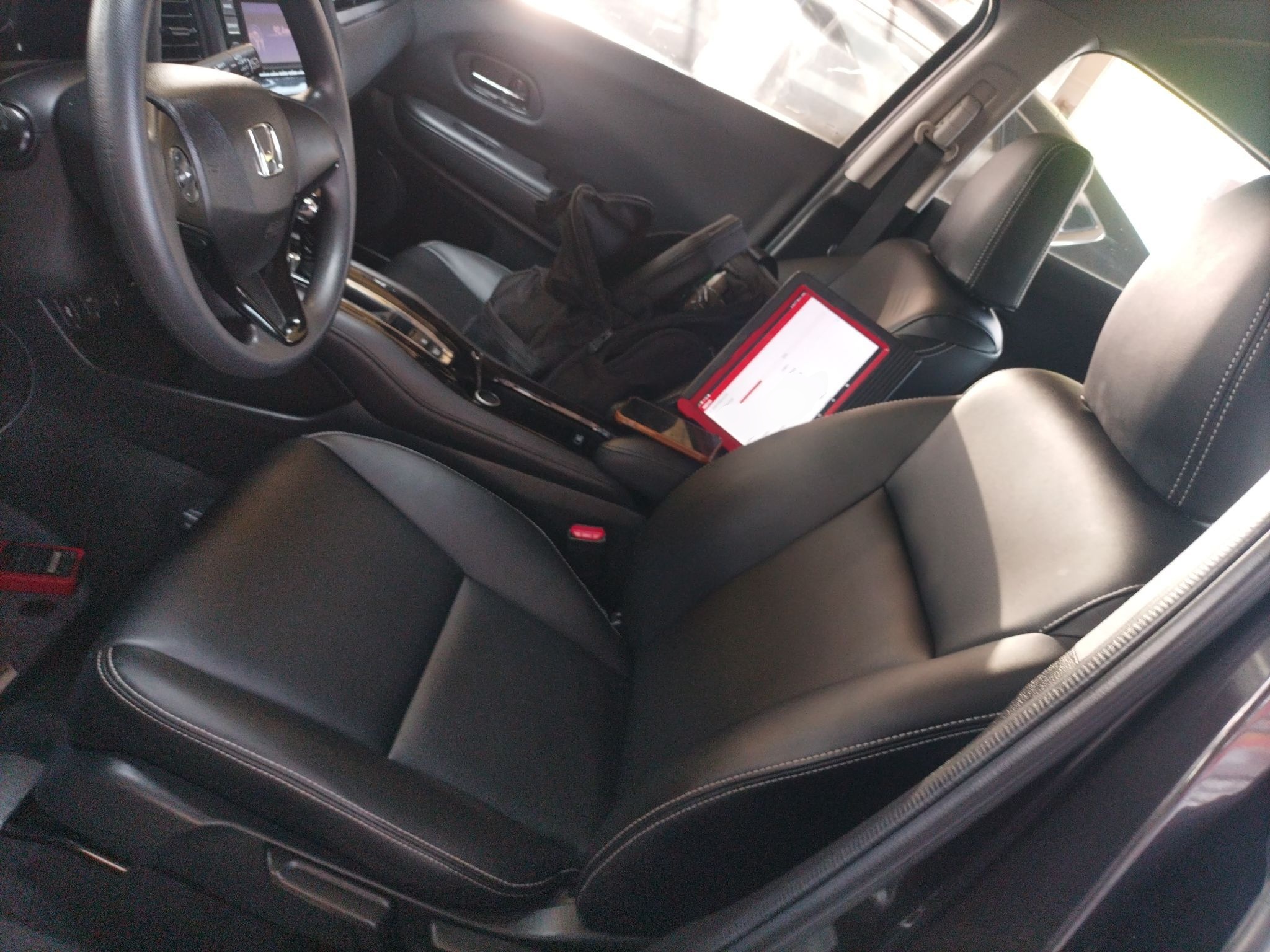 Переднее сиденье в автомобиле