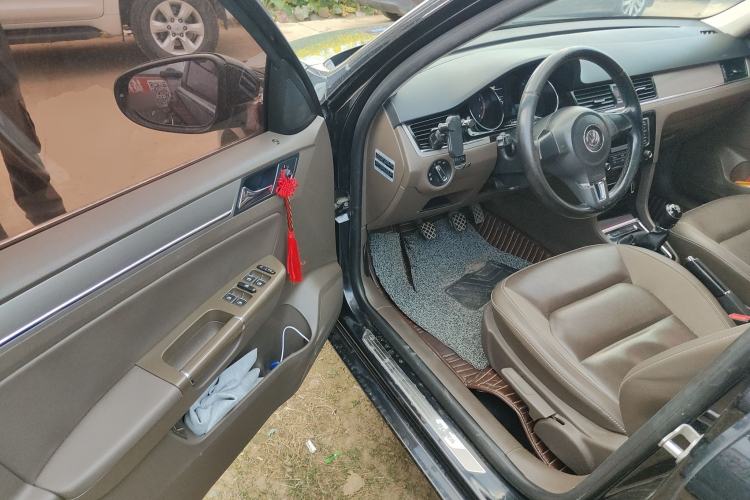 Used Volkswagen Bora 2014 1.6L Manual Comfort Model Driver Seat