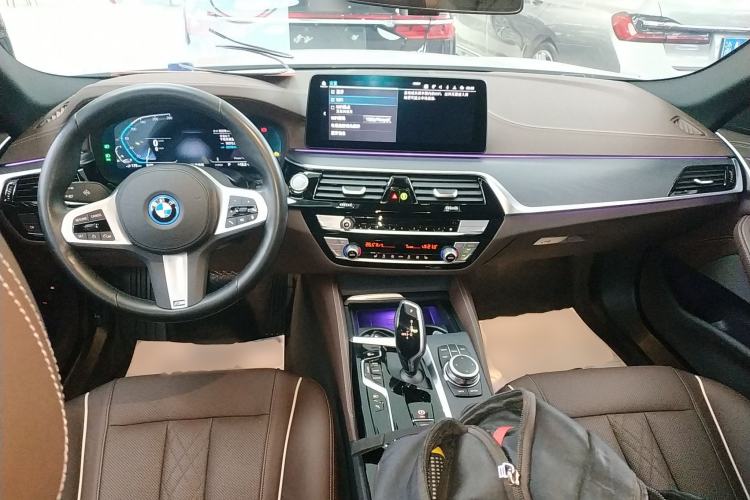 Used BMW 5 Series New Energy 2022 Restyled 535Le M Sport Package Center Console