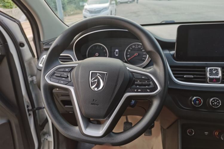 Used Baojun 730 2019 1.5L Manual Fashion Model 7-seater National V