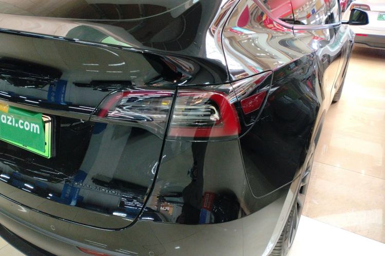 Used Tesla Model Y 2021 Long-Range All-Wheel-Drive Version
