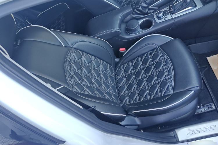 Used Mazda 3 Axela 2016 Sedan 1.5L Automatic Luxury Model
