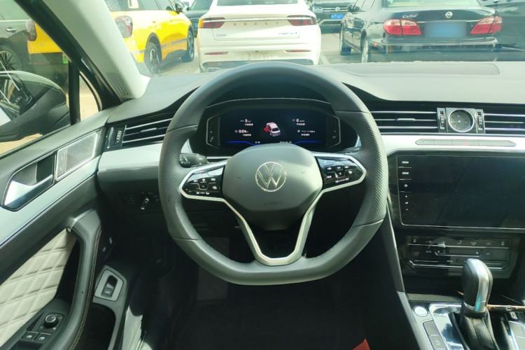 Used Volkswagen Magotan 2025 Zhongxiang Version 330TSI DSG Luxury Edition