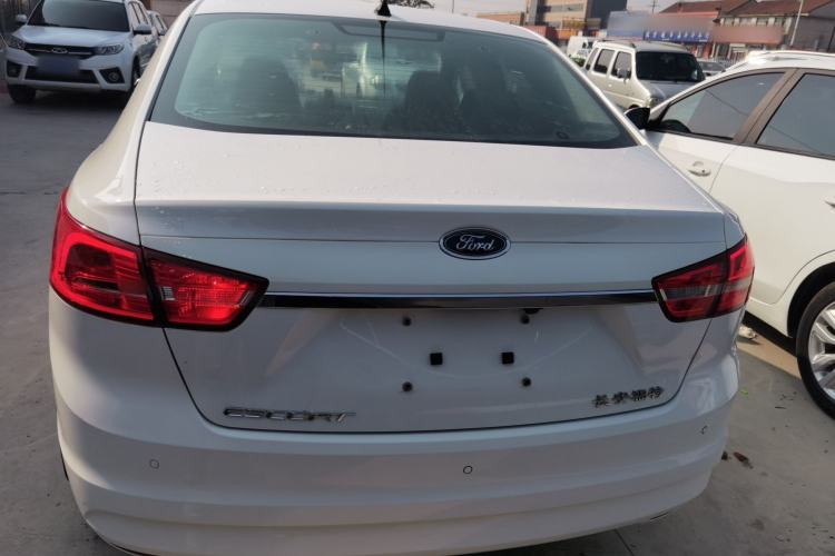 Used Ford Escort 2015 1.5L Automatic Fashion Model