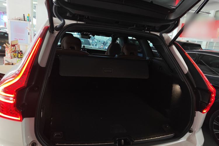 Used Volvo XC60 2022 B5 4x4 Smart Luxury Edition