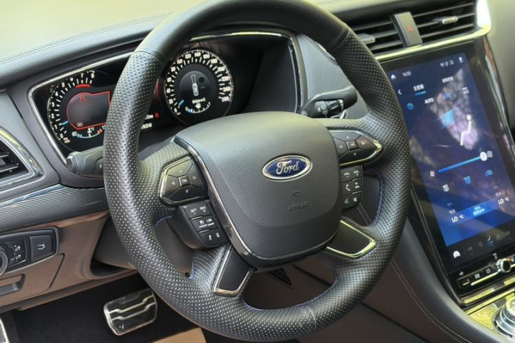 Used Ford Taurus 2019 EcoBoost 245 Premium Edition Interior 2