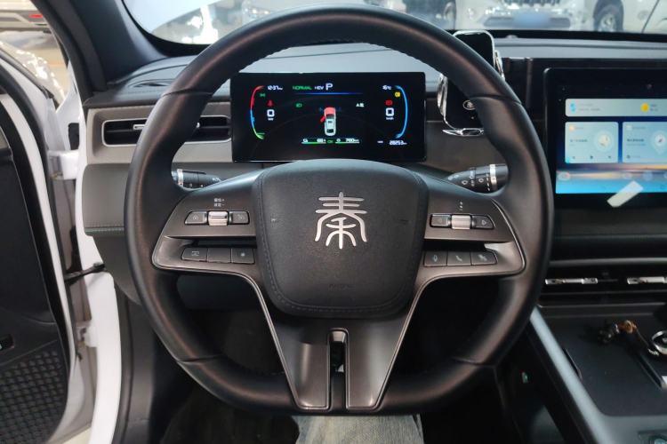 Used BYD Qin PLUS 2025 DM-i Smart Drive 55KM Leading Model
