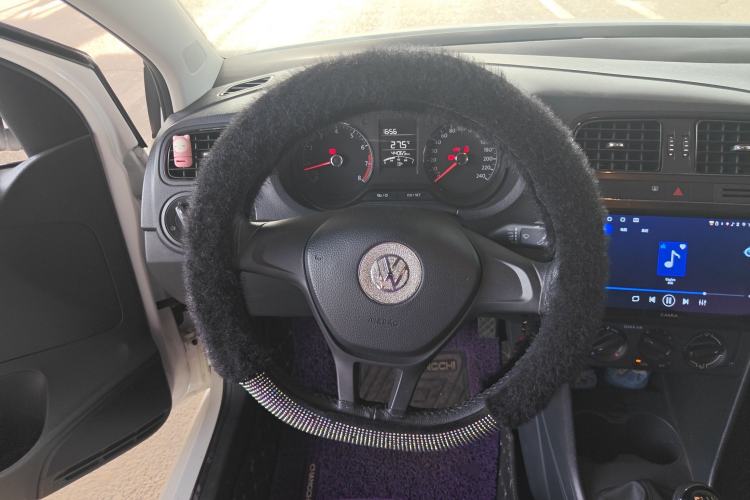 Used Volkswagen Polo 2016 1.4L Manual Fashion Model Steering Wheel