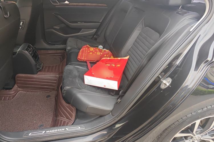 Used Volkswagen Magotan 2017 330TSI DSG Luxury Model Left Rear Seat