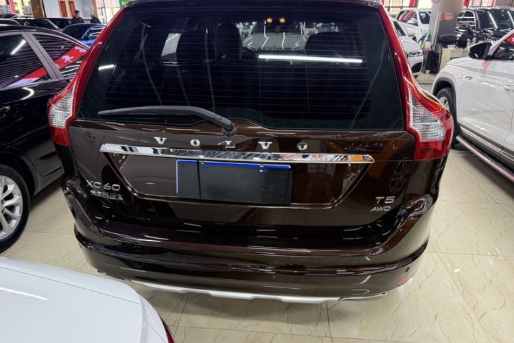 Used Volvo XC60 2017 T5 AWD Smart Upgrade Edition
