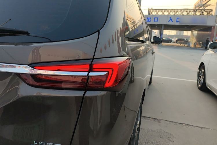 Used Buick GL8 2023 Land Executive Class Comfort Model
