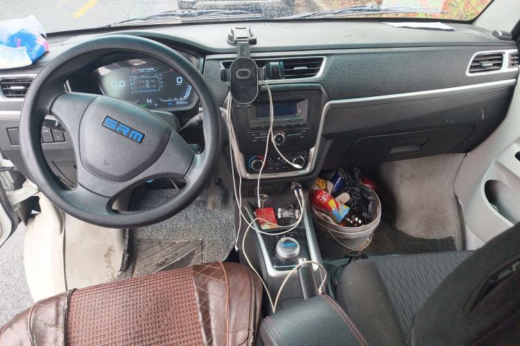 Used SRM Haoyun 2025 Launch Edition Farady 42.3 kWh 305 km 6 seats Center Console