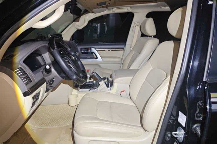 Used Toyota Land Cruiser 
