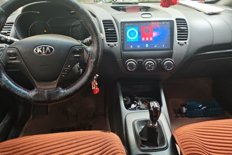 Used Kia K3S 2014 1.6L Manual GLS Center Console