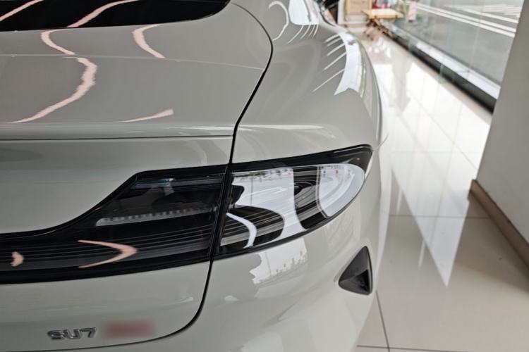 Used Xiaomi Auto SU7 2024 Four-Wheel Drive Ultra-Long Range Advanced Intelligent Driving Max Edition